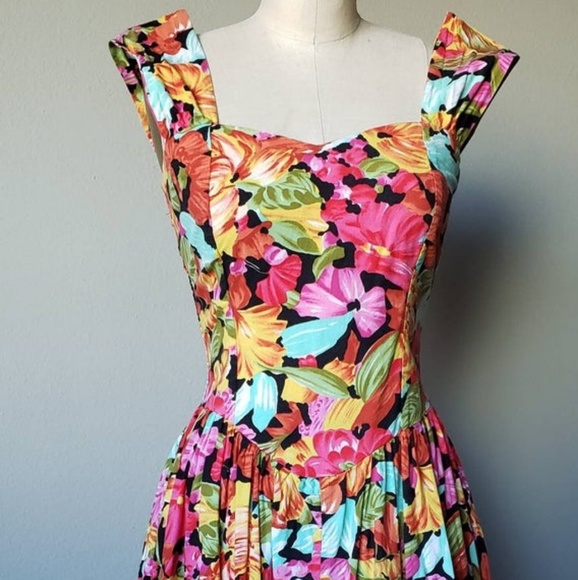 Vintage Shannon Marie Hawaiian Dress - Picture 2 of 5